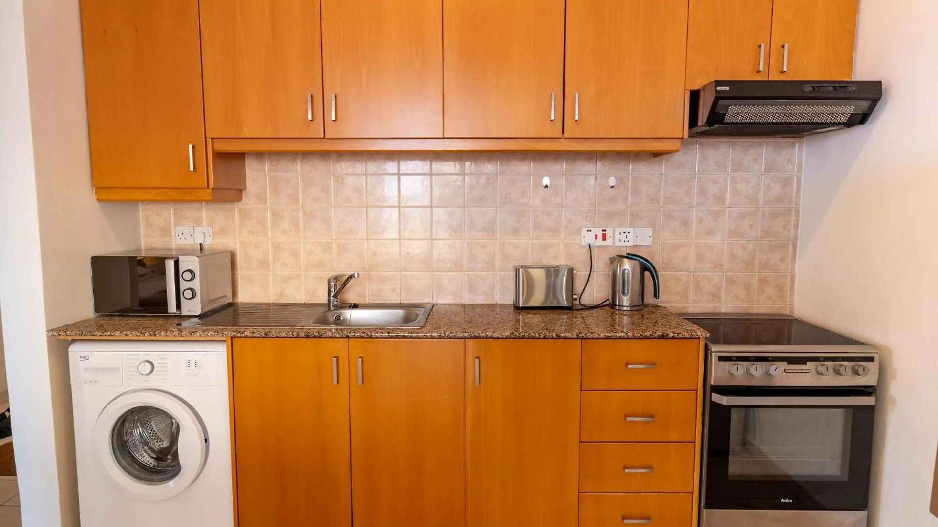 Mirabella Mackenzie 1 Bedroom Flat Near The Sea Lárnaca 0*,  Chipre