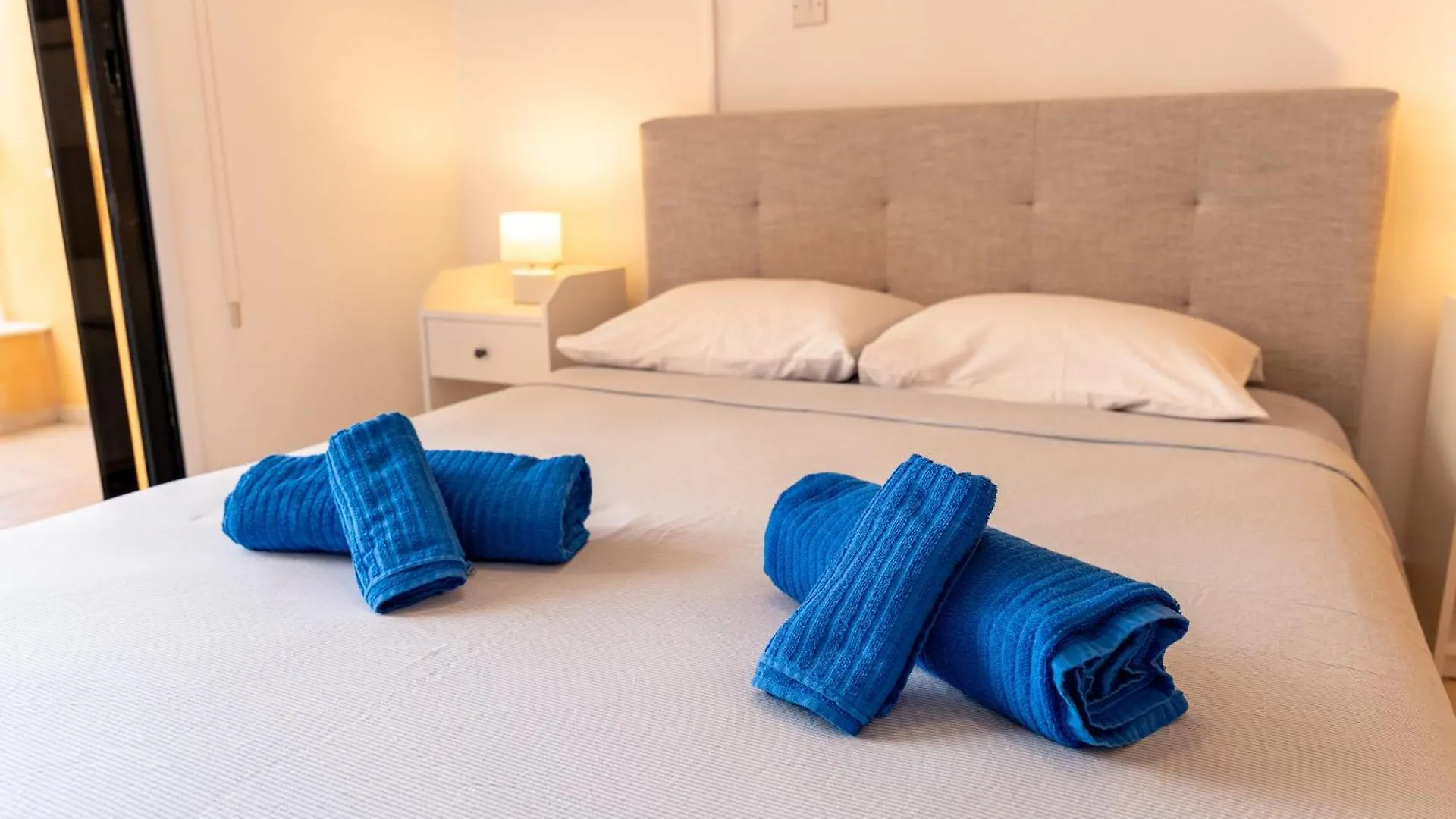 Mirabella Mackenzie 1 Bedroom Flat Near The Sea Larnaca